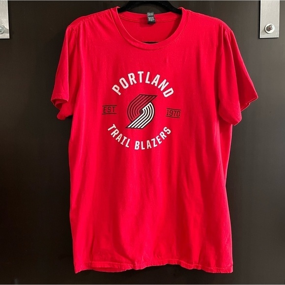 Red Portland Trailblazers T-Shirt Size M - Picture 1 of 3